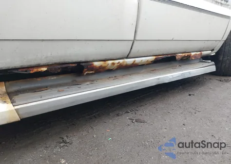 2005 Cadillac Escalade Standard z USA, uszkodzony, nr VIN 1GYEK63N65R107805